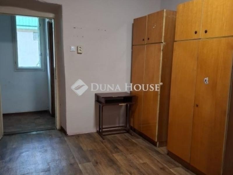 Eladó családi ház Tura