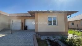 Eladó ikerház Nagytarcsa