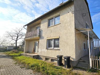 Eladó családi ház Aba