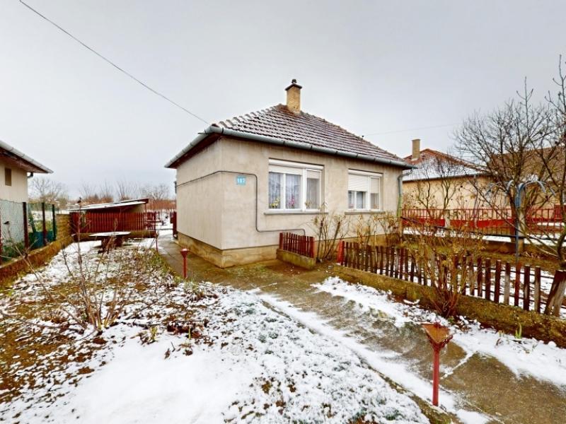 Eladó családi ház Nyírtelek