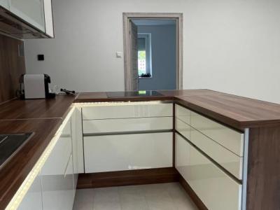 Eladó lakás Komló