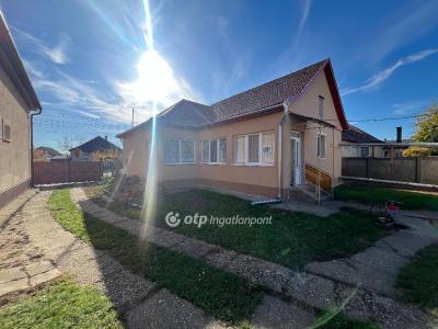 Eladó családi ház Berettyóújfalu