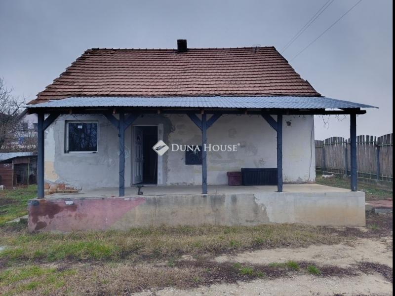 Eladó családi ház Isaszeg