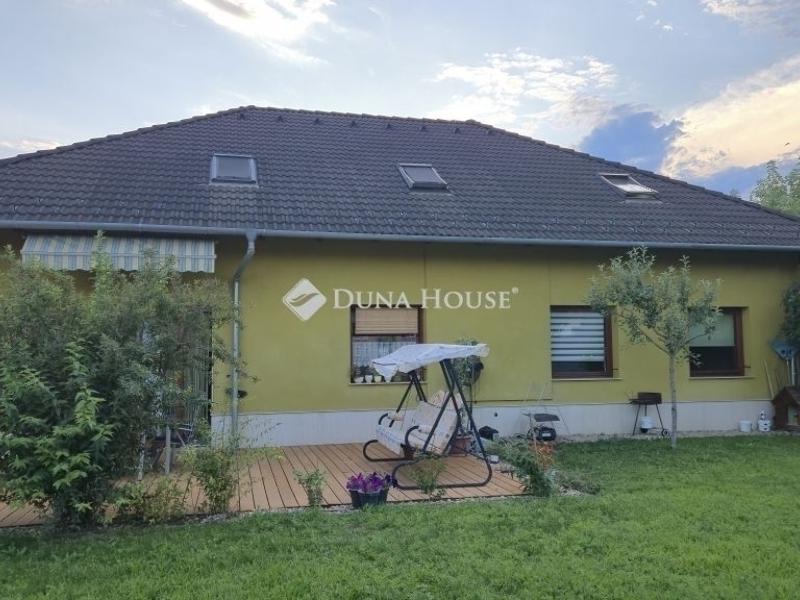 Eladó családi ház Budapest