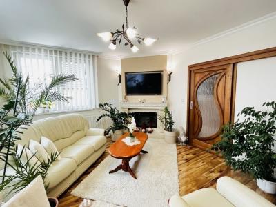 Eladó családi ház Monor