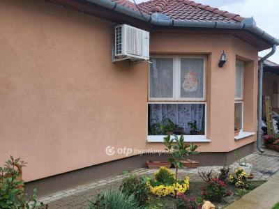 Eladó családi ház Hajdúhadház