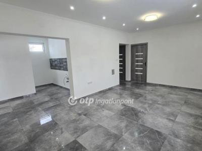 Eladó családi ház Nádudvar