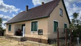 Eladó családi ház Konyár