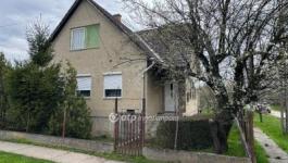 Eladó családi ház Tiszacsege