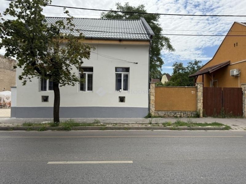 Eladó családi ház Budapest