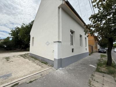 Eladó családi ház Budapest