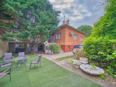 Eladó családi ház Budapest