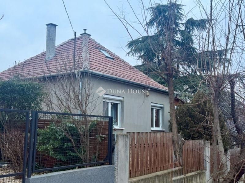 Eladó családi ház Érd