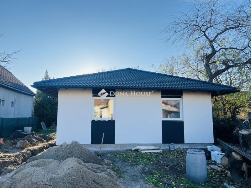 Eladó családi ház Szigethalom