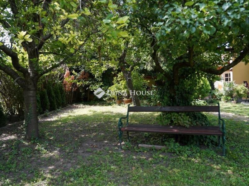 Eladó családi ház Veszprém