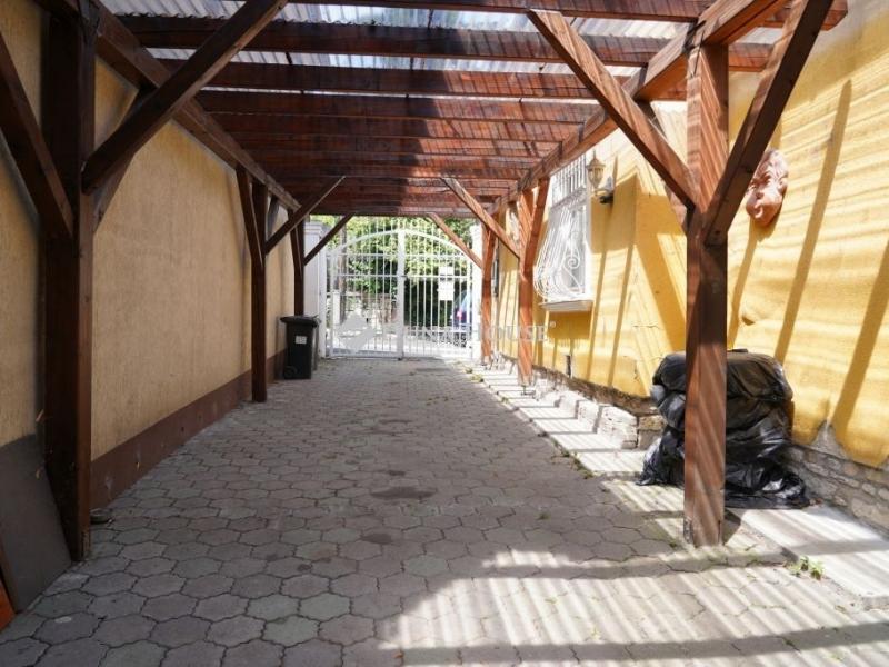 Eladó családi ház Veszprém