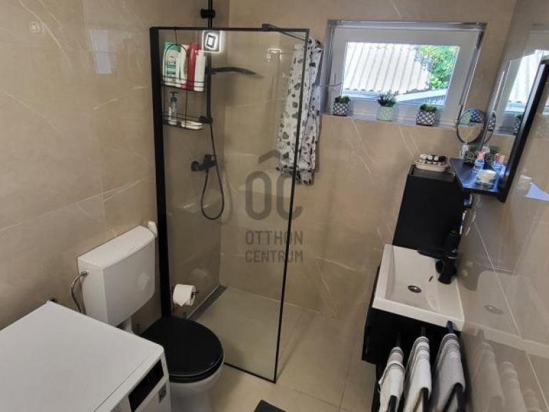 Eladó családi ház Vecsés