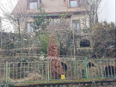 Eladó családi ház Pécs