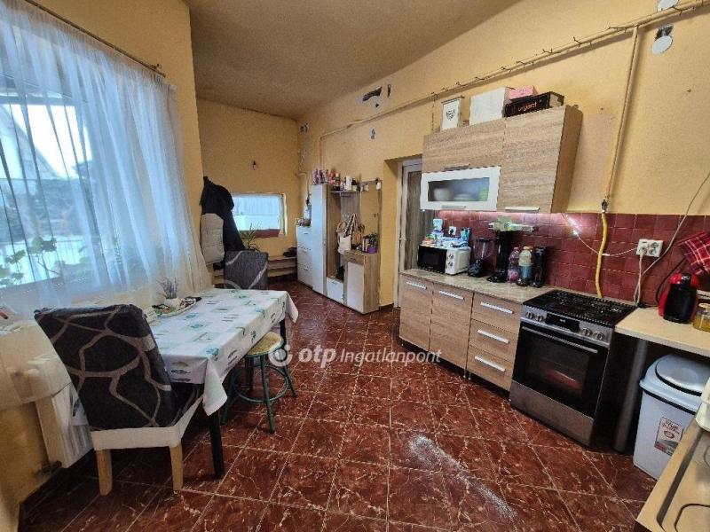 Eladó házrész Szentes