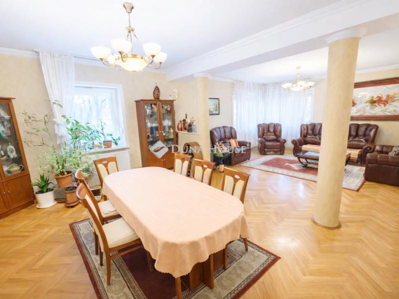 Eladó családi ház Budapest