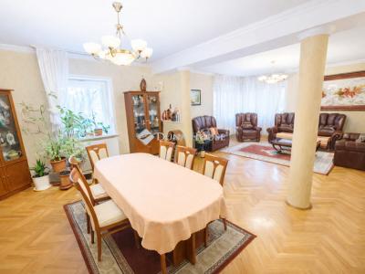 Eladó családi ház Budapest