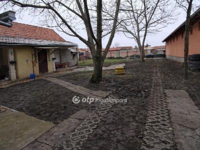 Eladó családi ház Jászberény