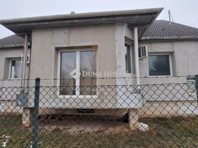 Eladó családi ház Tápiószecső