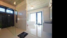 Eladó családi ház Vác