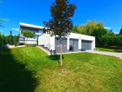 Eladó családi ház Vác