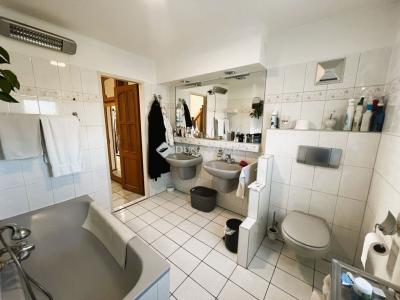 Eladó családi ház Solymár