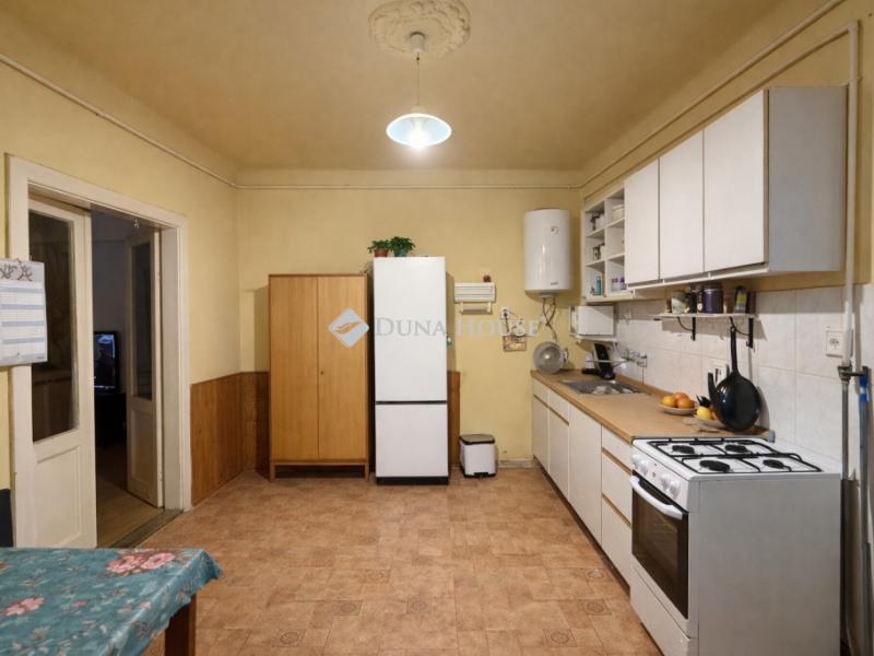 Eladó családi ház Budapest