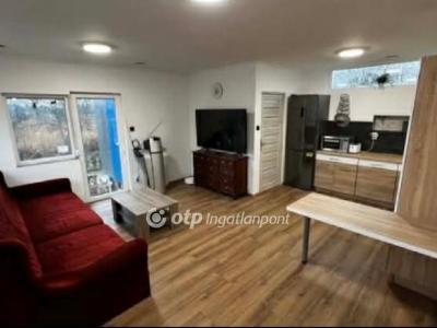 Eladó családi ház Taksony