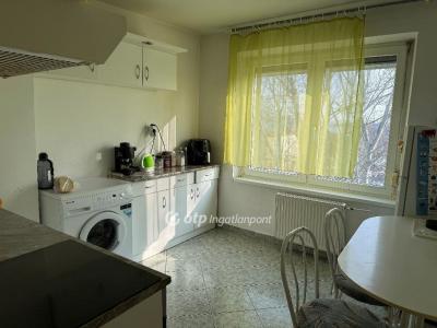 Eladó lakás Székesfehérvár