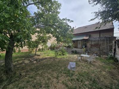 Eladó családi ház Budapest