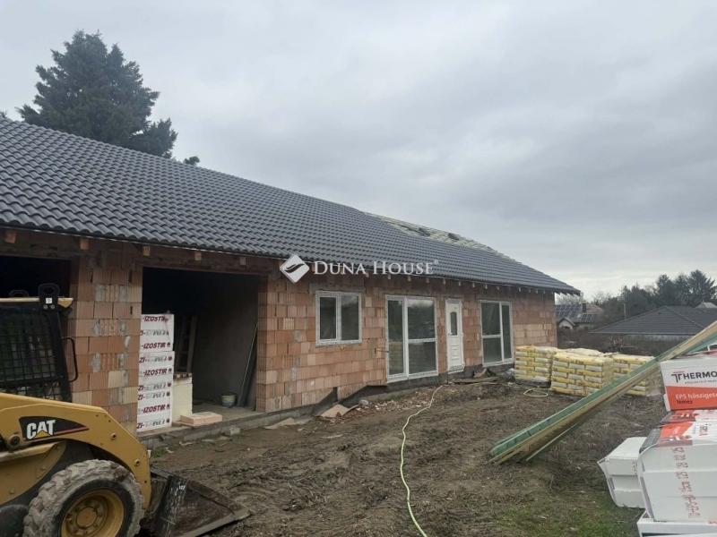 Eladó lakás Szigetszentmárton