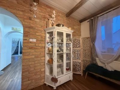 Eladó családi ház Vecsés