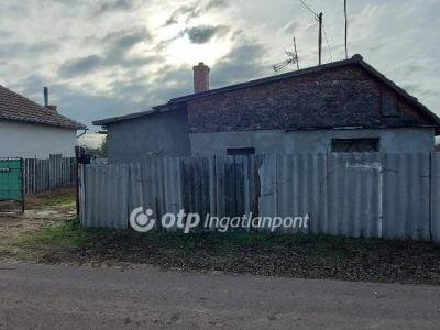 Eladó családi ház Tiszaföldvár