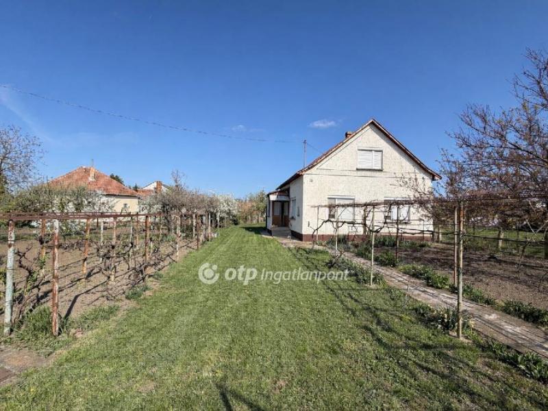 Eladó családi ház Báránd