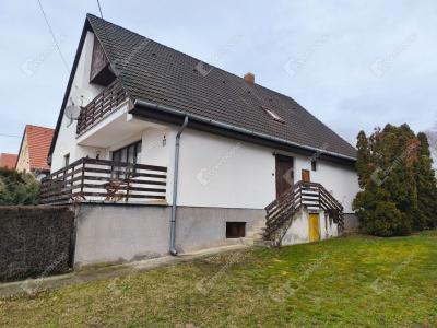 Eladó családi ház Balatonakali