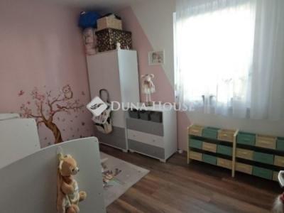 Eladó lakás Halásztelek