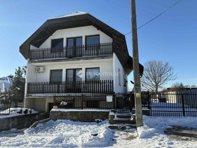 Eladó családi ház Ócsa