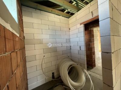 Eladó családi ház Tököl