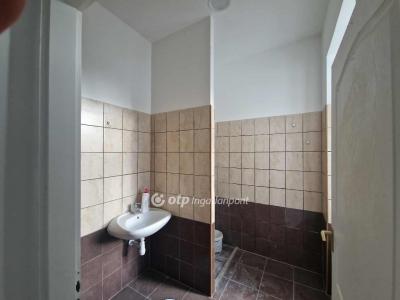 Eladó lakás Tápiószele