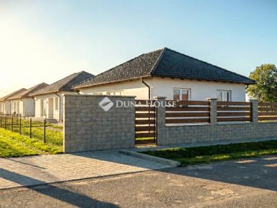 Eladó ikerház Monor