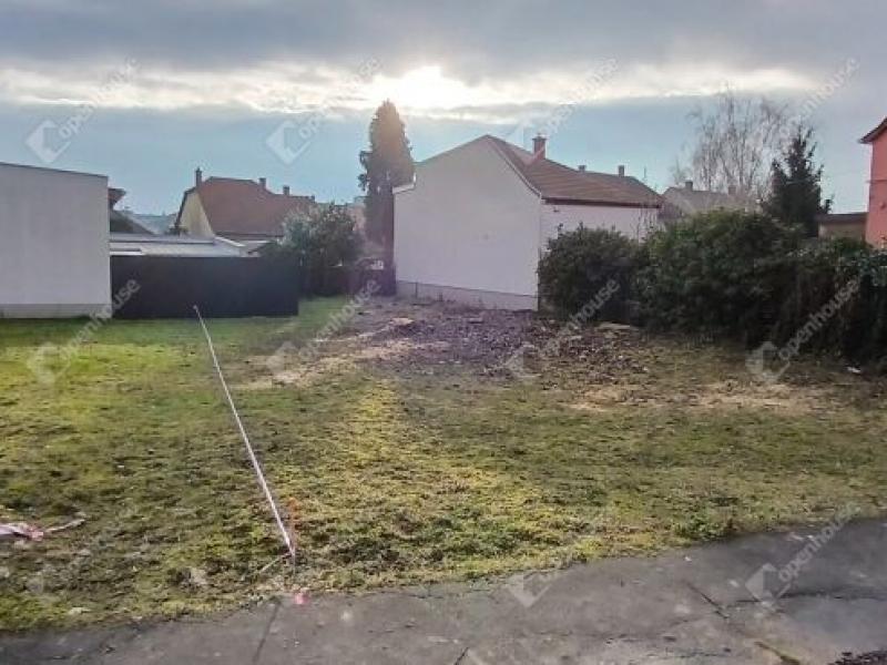 Eladó lakóövezeti telek Zalaegerszeg