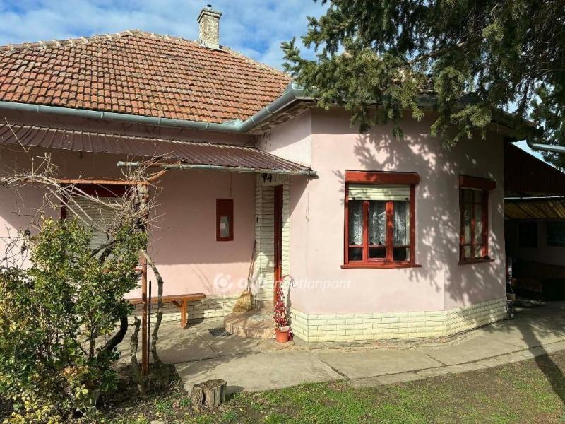 Eladó családi ház Sarkad