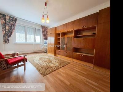 Eladó lakás Dunaújváros