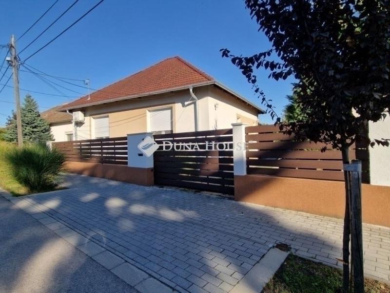 Eladó családi ház Budapest