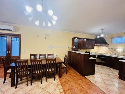 Eladó családi ház Mogyoród