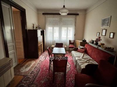 Eladó családi ház Pápa